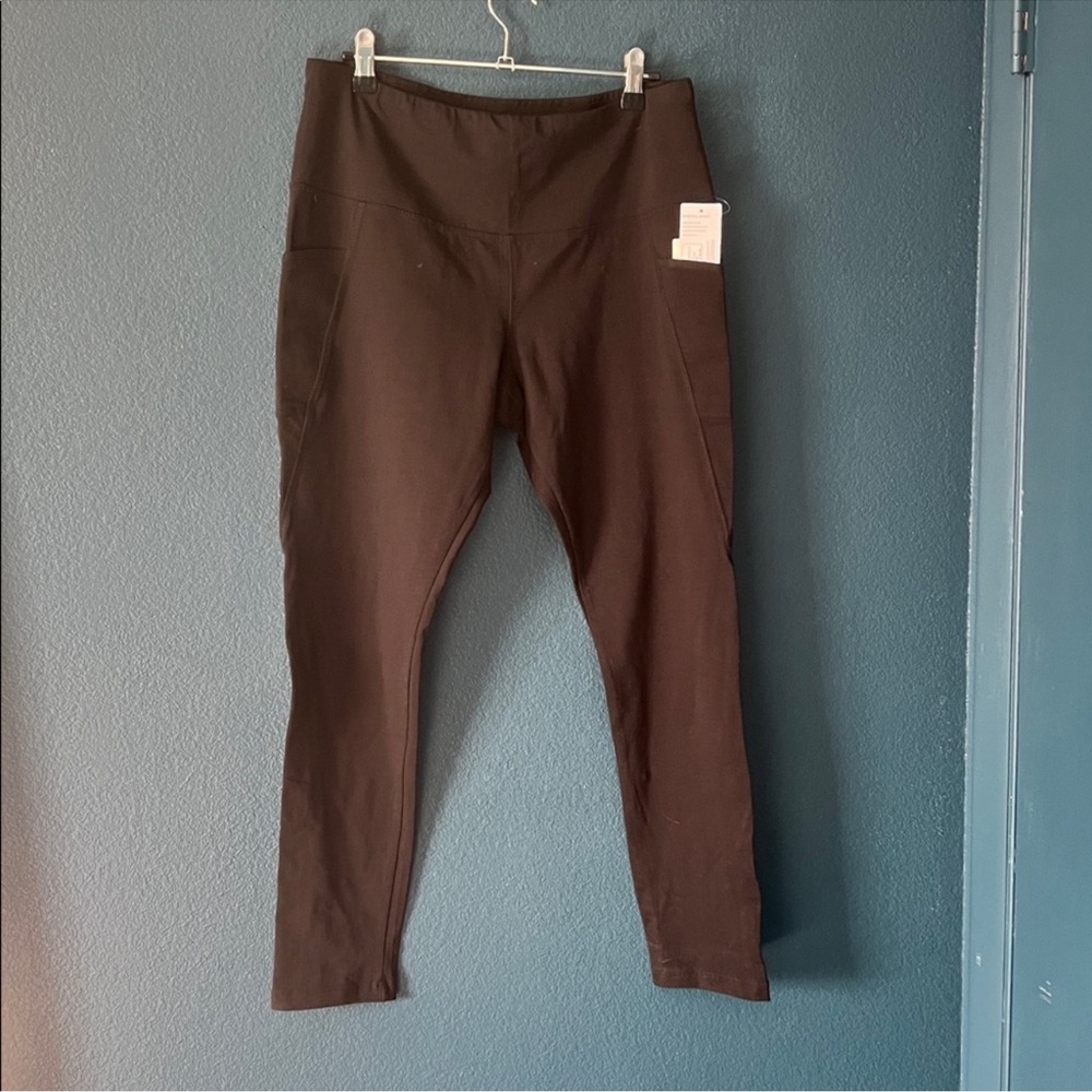 Black High-Waisted Leggings with pockets